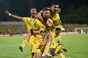 Luciano Pons le da la igualdad a Bucaramanga ante Fortaleza y salva a Colo Colo de quedar último en la Copa Libertadores