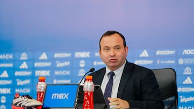 Capital inicial de $ 1 millón: Romántico Viajero, la sociedad que le compró las acciones de Azul Azul a la familia Schapira