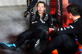 Un contundente George Russell se impone en Singapur y los McLaren siguen perdiendo ventaja ante Max Verstappen en la F1