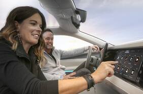 Stellantis se alía con Foxconn para crear el auto conectado