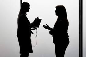 Del discurso a la práctica: ¿Qué hacen empresas y organizaciones en Chile para reducir la brecha de género?