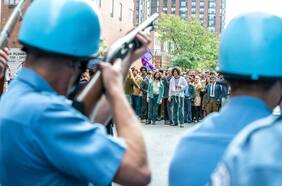 Review | El Juicio de los 7 de Chicago, una notable pulsación cinematográfica de justicia