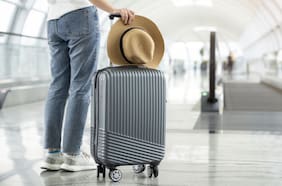 Una ciudad europea prohibirá las maletas con ruedas: este es es el motivo