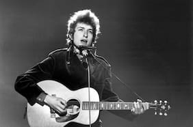 Risas, vino y marihuana: la noche en que Bob Dylan conoció a los Beatles