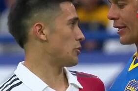 Un fuerte encontrón con Marcos Rojo y poco protagonismo: Pablo Solari jugó 45′ en la visita de River Plate a Boca Juniors en la Bombonera