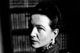 Entre el feminismo y su discutida visión sobre el consentimiento: las sombras de Simone de Beauvoir