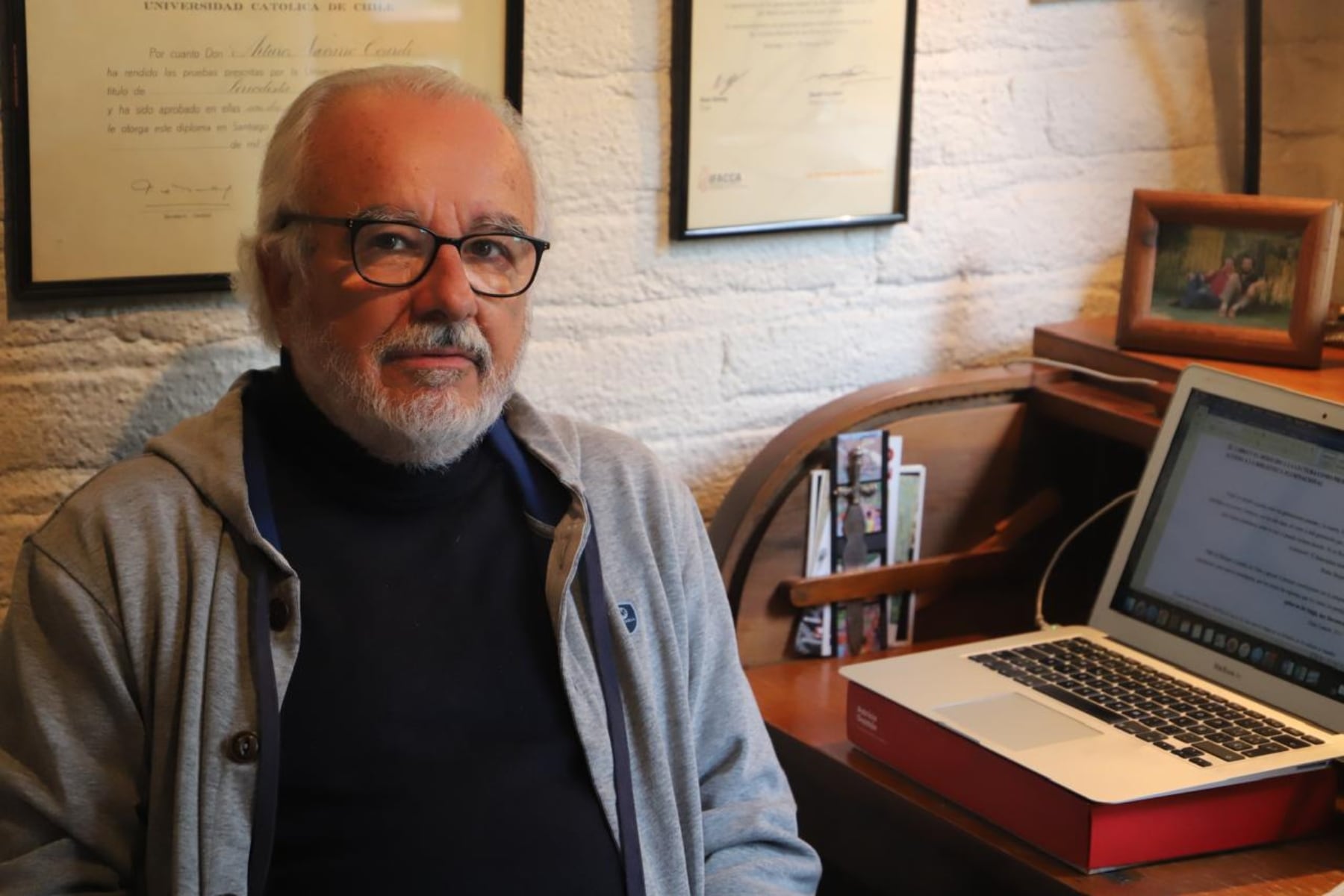 Arturo Navarro: “Editorial Quimantú no es replicable; hoy reinan la competencia y el individualismo”