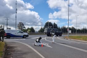 La Araucanía: oficial de Carabineros repele ataque de encapuchados armados en la Ruta 5 Sur a la altura de Victoria