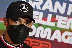 Lewis Hamilton confirma su interés de ser dueño del Chelsea... y recibe dura crítica de Verstappen