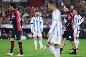 Lionel Messi fue el invitado estelar en la despedida de Maxi Rodríguez en Rosario
