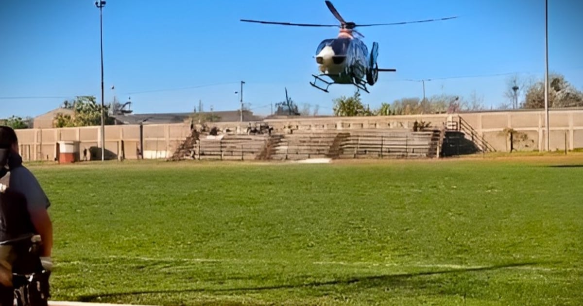 Trasladan en helicóptero a carabinero con graves lesiones tras ser atropellado en Talagante