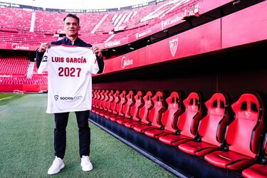 Alexis Sánchez y Gabriel Suazo ya tienen nuevo entrenador: Sevilla anuncia la contratación de Luis García Plaza