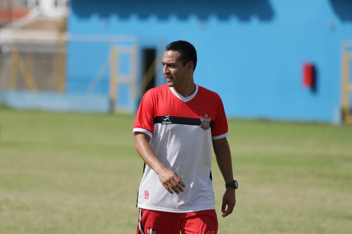 El chileno que trabajó con un campeón del mundo y ahora está en Brasil