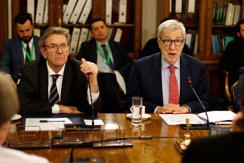 JAIME GAZMURI - ALBERTO VAN KLAVEREN