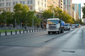 Municipios de la RM envían nueve camiones con ayuda a damnificados en Ñuble y Biobío