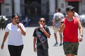 Hasta 25 °C: el inesperado día de calor que llega esta semana a Santiago, según el tiempo