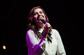 Comedia en 33 rpm: Natalia Valdebenito edita “gritona” en vinilo