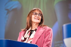 Dubravka Šuica, vicepresidenta de la Comisión Europea para la Democracia y la Demografía: “Desde la UE se observa con sumo interés el proceso constituyente en Chile”