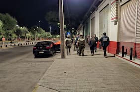 Dos hombres mueren acribillados en cercanías del barrio Meiggs: les dispararon desde otro vehículo