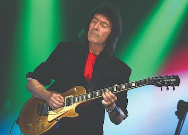 Steve Hackett, the guitarist of Genesis: "I have made some aspects of the band my own because I include more of myself."