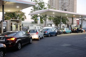 “No basta solo mirar la variable económica”: alcaldes acuden a La Moneda y critican efecto social de alza de combustibles