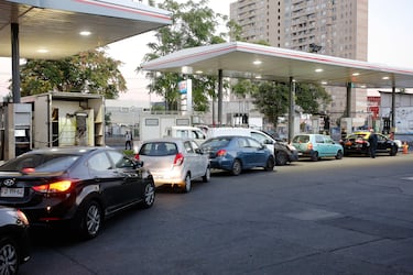 “No basta solo mirar la variable económica”: alcaldes acuden a La Moneda y critican efecto social de alza de combustibles