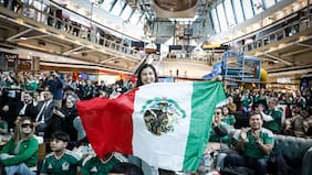 Entre parrilladas, paellas y mariachis: las comunidades extranjeras que viven el Mundial en Chile