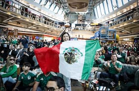 Entre parrilladas, paellas y mariachis: las comunidades extranjeras que viven el Mundial en Chile