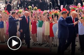 Trump en China: cientos de “bulliciosos” niños recibieron al mandatario y su cara lo dice todo