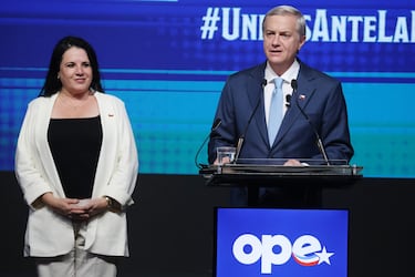 Kast blinda a ministra Steinert y respalda versión que responsabiliza a la PDI por la remoción de prefecta (r) Peña