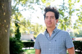 Daniel Alarcón: “Crecí en Estados Unidos con una narrativa de inclusión, pero con Trump uno siente que le vendieron una mentira”