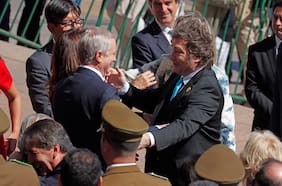 Kast inicia su primera gira internacional con un viaje a Argentina en medio de tensión por la fuga de Apablaza