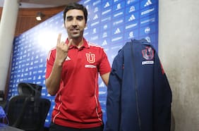 Paqui Meneghini es presentado en la U: “Entiendo las dudas por mi llegada, pero tengo mucha confianza y convicción”