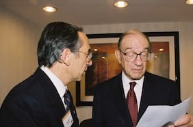 “Un amigo chileno me dijo”: José Piñera destaca a Alan Greenspan y revela qué dijo de Chile al Congreso de EE.UU.