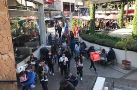Centros comerciales registran fuerte afluencia en primer fin de semana de reapertura