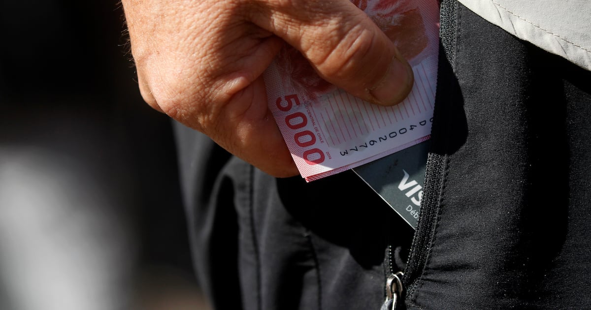 Desempleo, crecimiento y récord en la bolsa: las cifras que dejó la movida semana económica