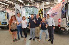 Ford Chile entrega las 69 ambulancias que compró el Gore de la Región Metropolitana