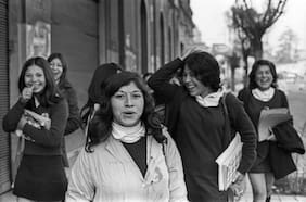 Tiempos de jumper: la evolución de la ropa escolar chilena