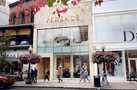 Versace, Hermes, Balenciaga y Gucci: el dispar 2023 de las grandes marcas de lujo
