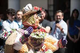 Un puma, un cóndor y una serpiente gigantes invaden las calles de Renca