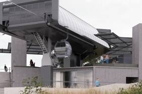 Alcaldes de Huechuraba y Providencia piden que tarifa del teleférico esté integrada en el sistema de transporte público