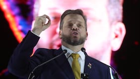 Tercera estrofa del himno nacional, indulto a carabineros y Claudio Crespo en el escenario: los hitos que marcaron el cierre de campaña de Kaiser