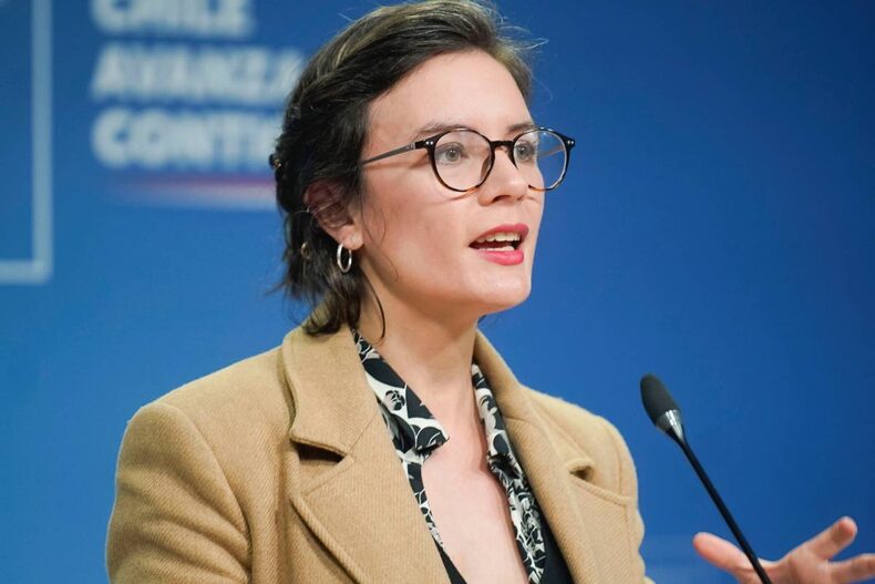 Camila Vallejo - CAE