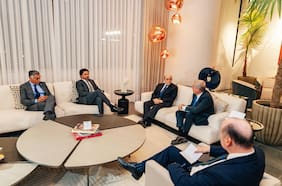 En el marco de su viaje a Ecuador: Kast aprovecha escala en Lima y sostiene cita con canciller peruano