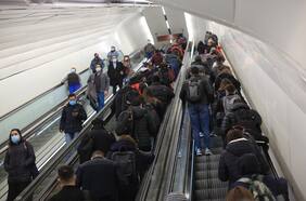 Comunas de la Región Metropolitana amanecieron en fase 3 luego de casi ocho meses: movilidad aumentó cerca de un 9% durante la mañana