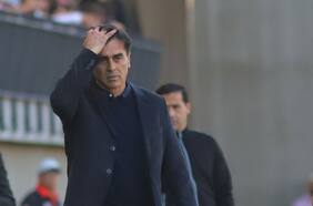 Gustavo Quinteros se molesta en su regreso a Chile: “Me da mucha pena y dolor que se fueran jugadores importantes que no debieron salir”