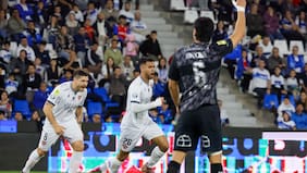 Nada que festejar en el Claro Arena: la UC cae con Ñublense jugando casi todo el partido con 10 y cierra una semana fatal