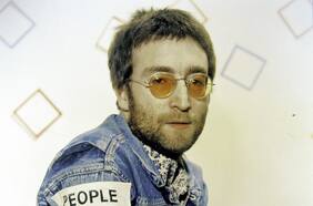 John Lennon desangrado