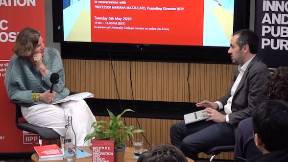 Nicolás Grau reaparece en seminario en Inglaterra junto a Mariana Mazzucato para hablar de política industrial