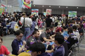 Los jóvenes chilenos que buscan quedarse con el mundial de Cartas Pokémon